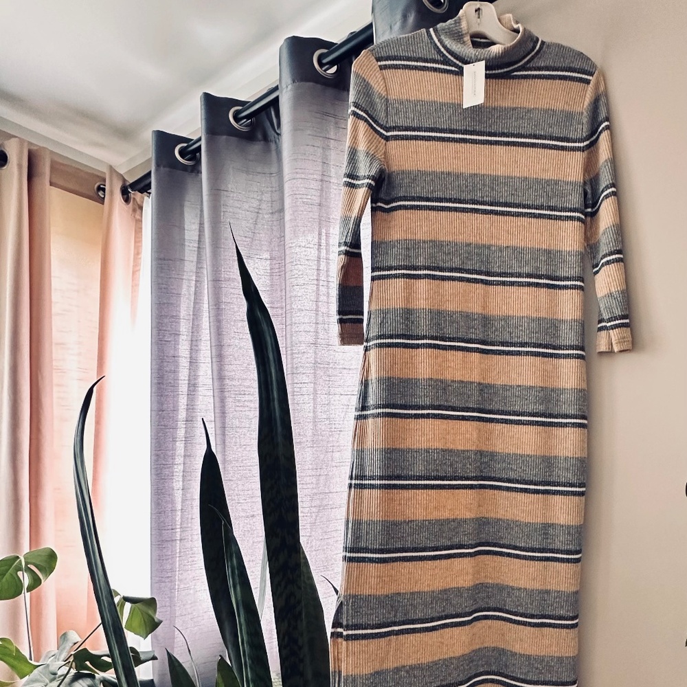 Banana Republic Knit Dress - size M - NWT